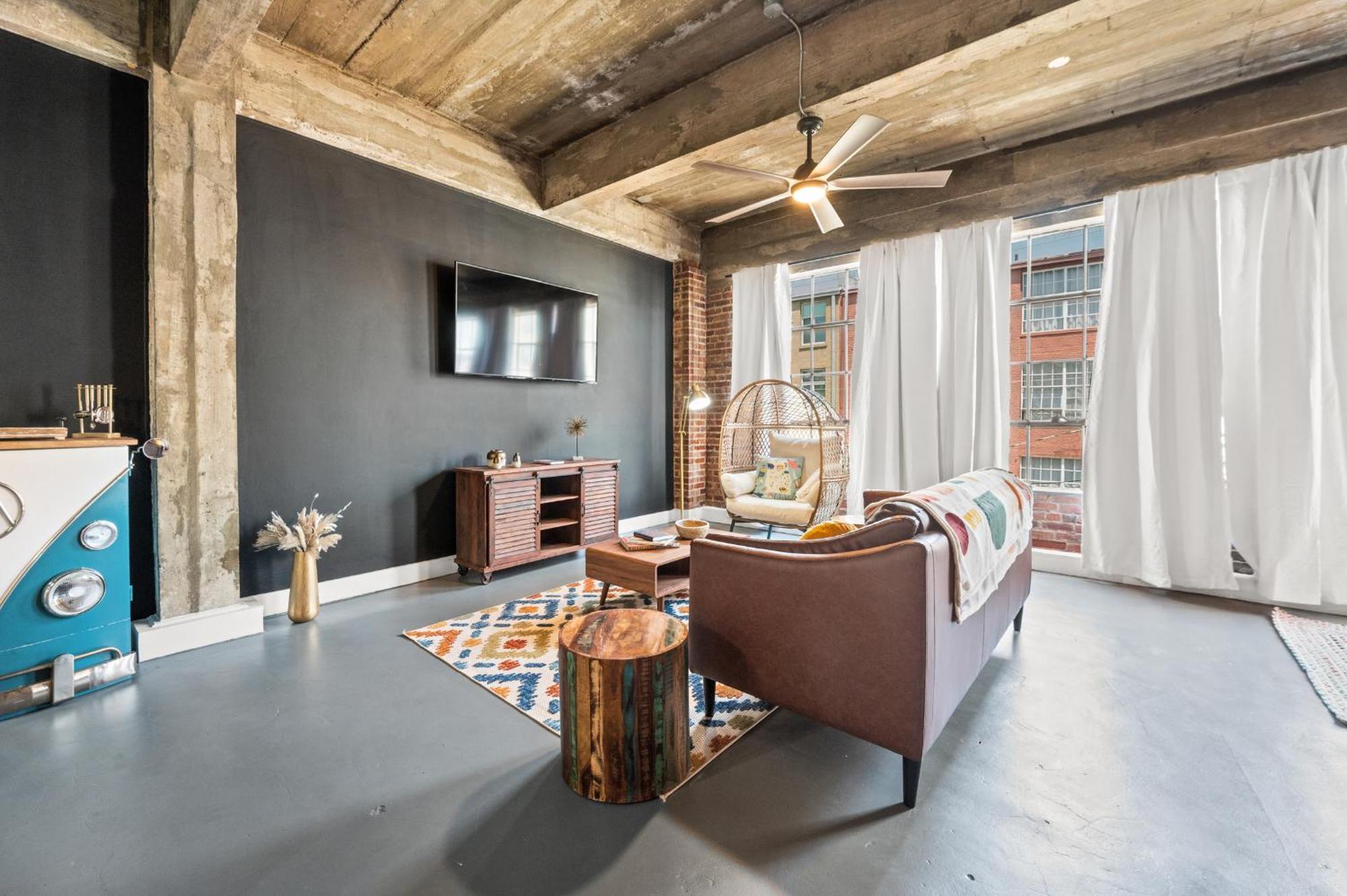 Charming Boho Loft On Historic Morris Ave *